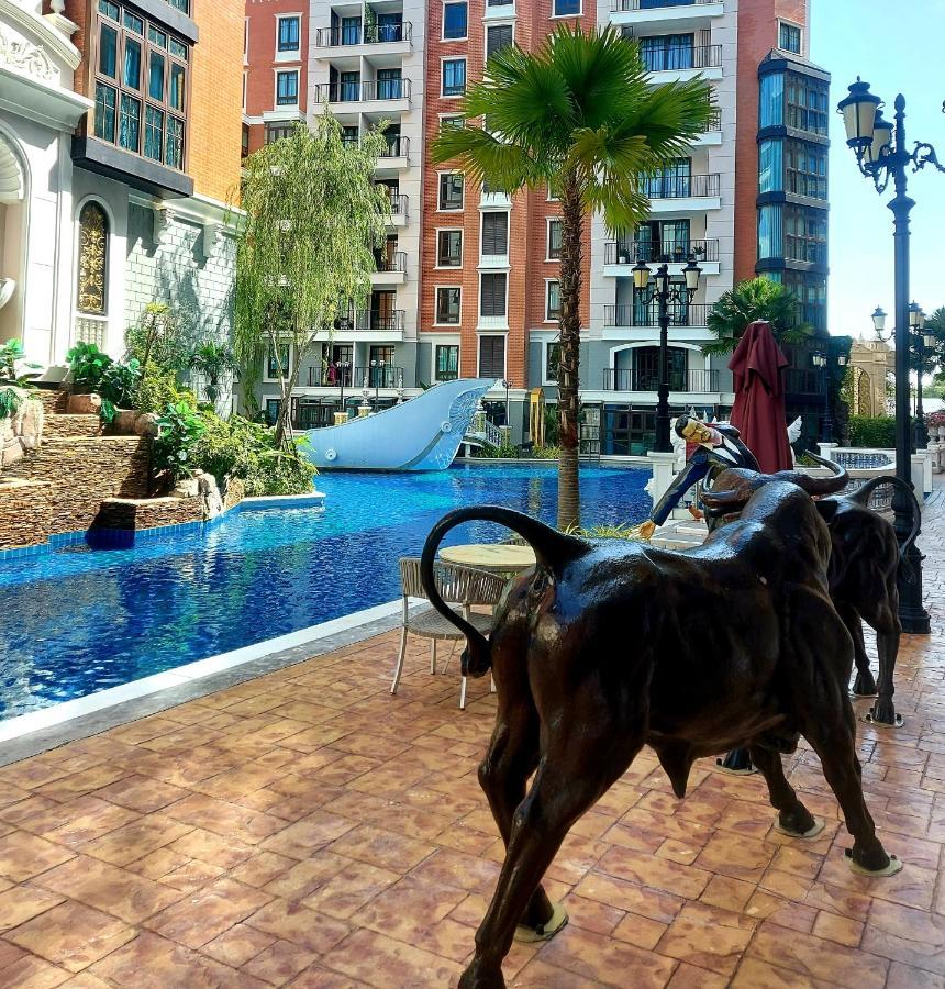 Espana Resort Pattaya Jomtien Extérieur photo