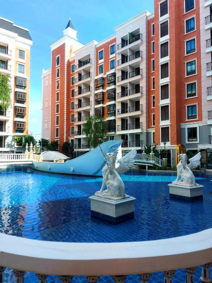 Espana Resort Pattaya Jomtien Extérieur photo