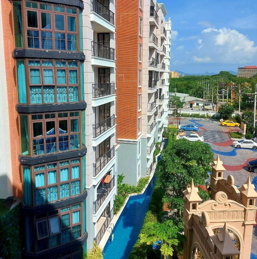 Espana Resort Pattaya Jomtien Extérieur photo