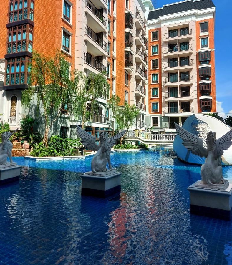 Espana Resort Pattaya Jomtien Extérieur photo